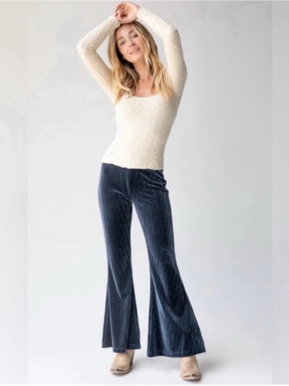 Natural Life / Dark Grey Blue Velvet Flare Pants